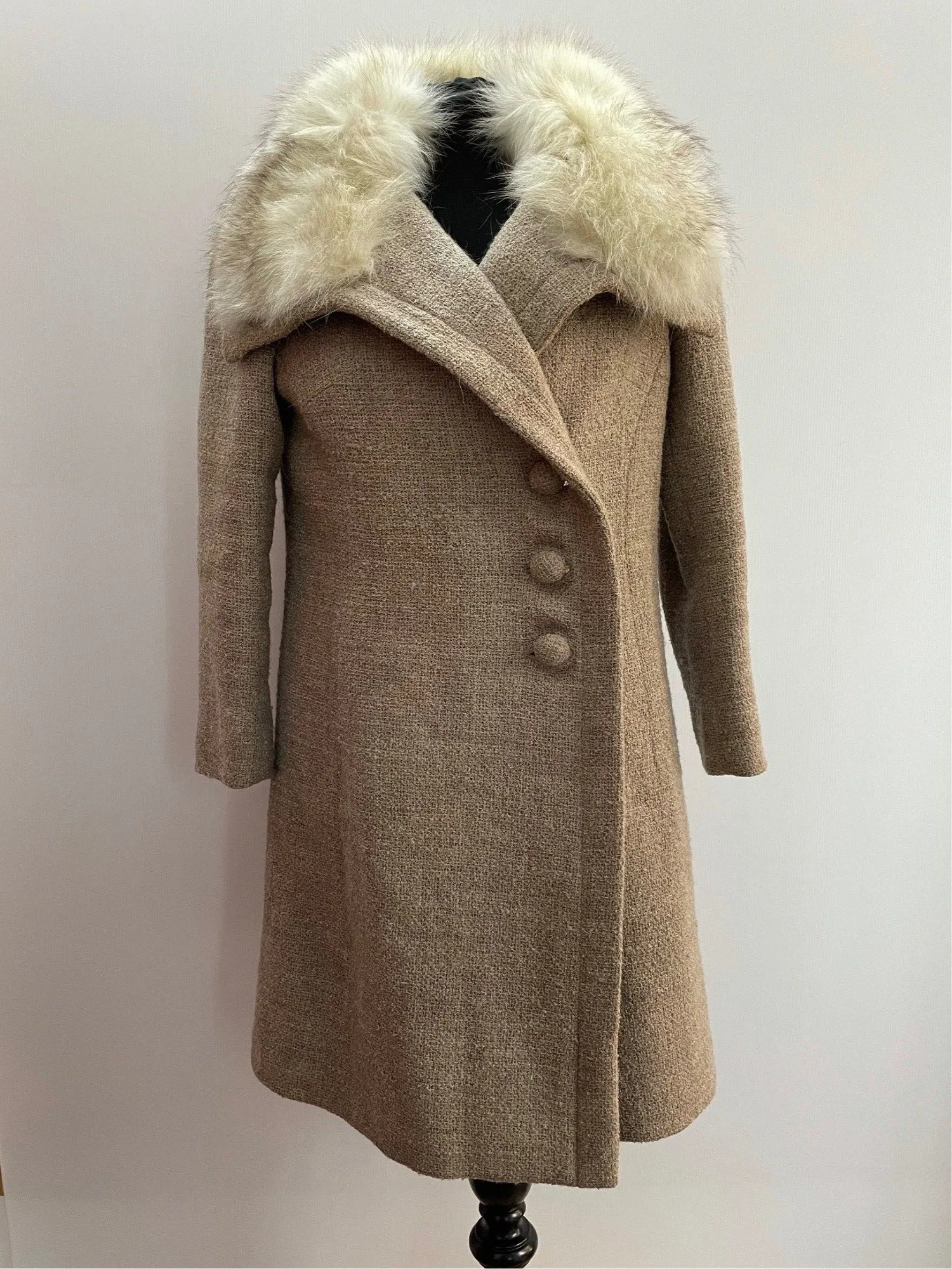 1960s Real Fox Fur Collar Beige Double Breasted Boucle Wool Coat By Jaeger - Size 10