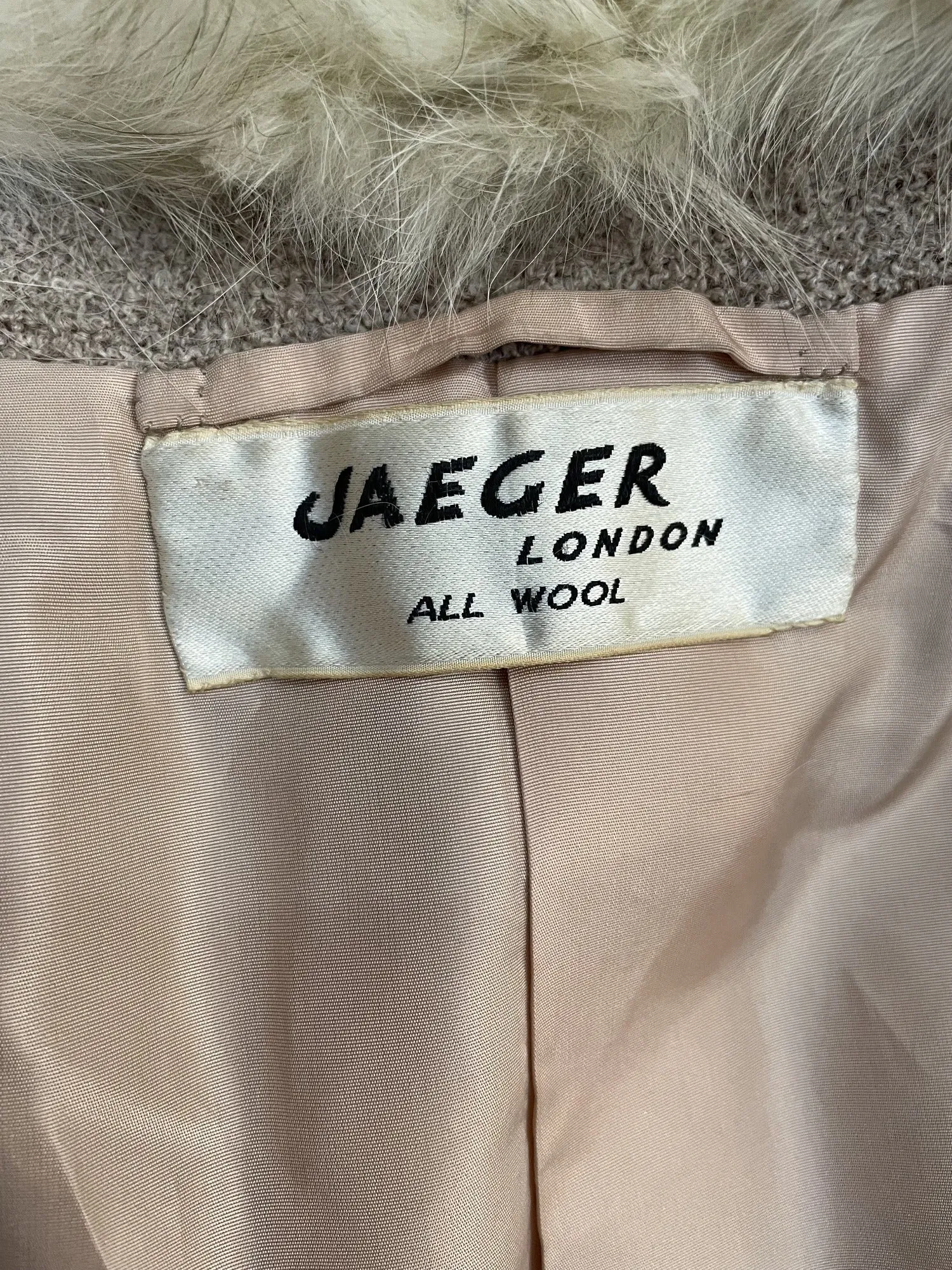1960s Real Fox Fur Collar Beige Double Breasted Boucle Wool Coat By Jaeger - Size 10
