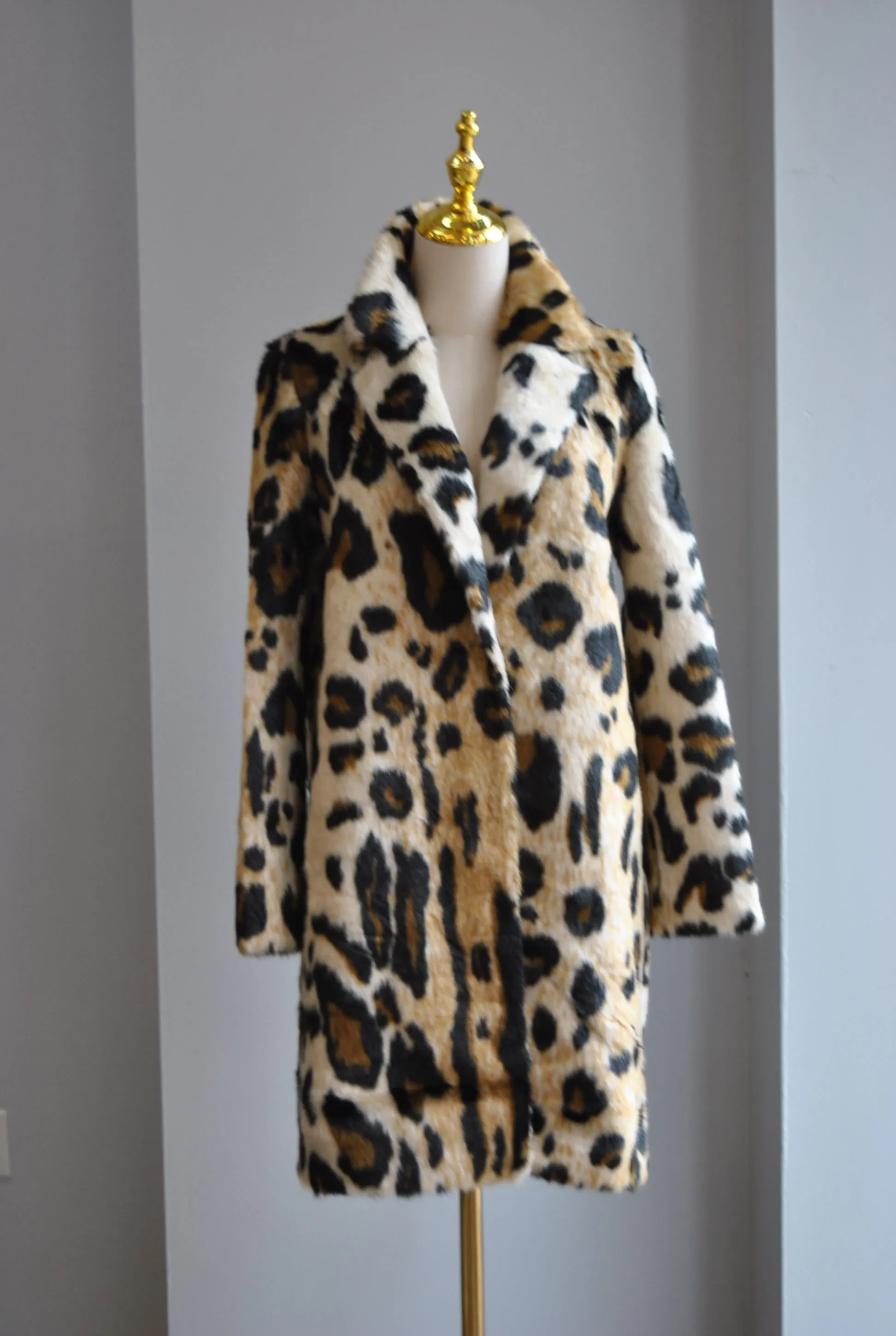 ANIMAL RPINT FAUX FUR COAT