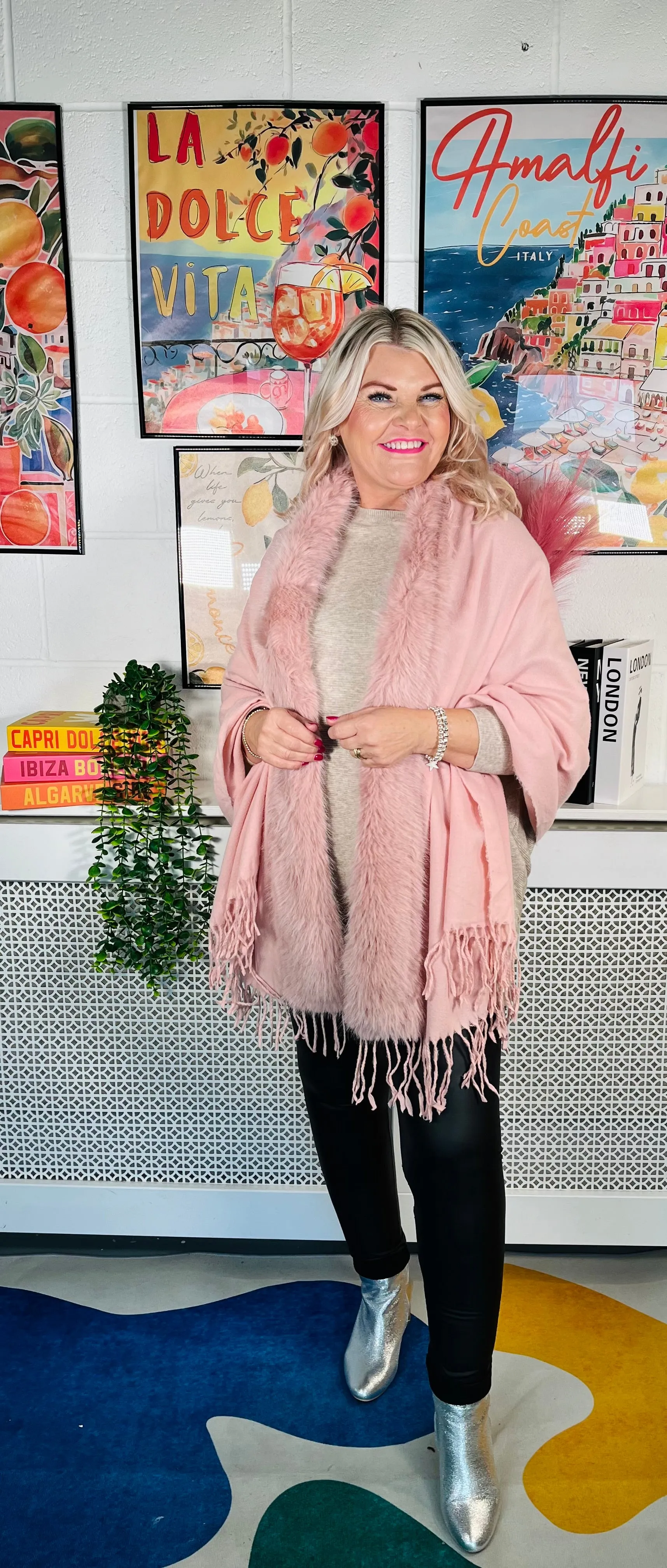 Minnie Faux Fur Shawl - Baby Pink