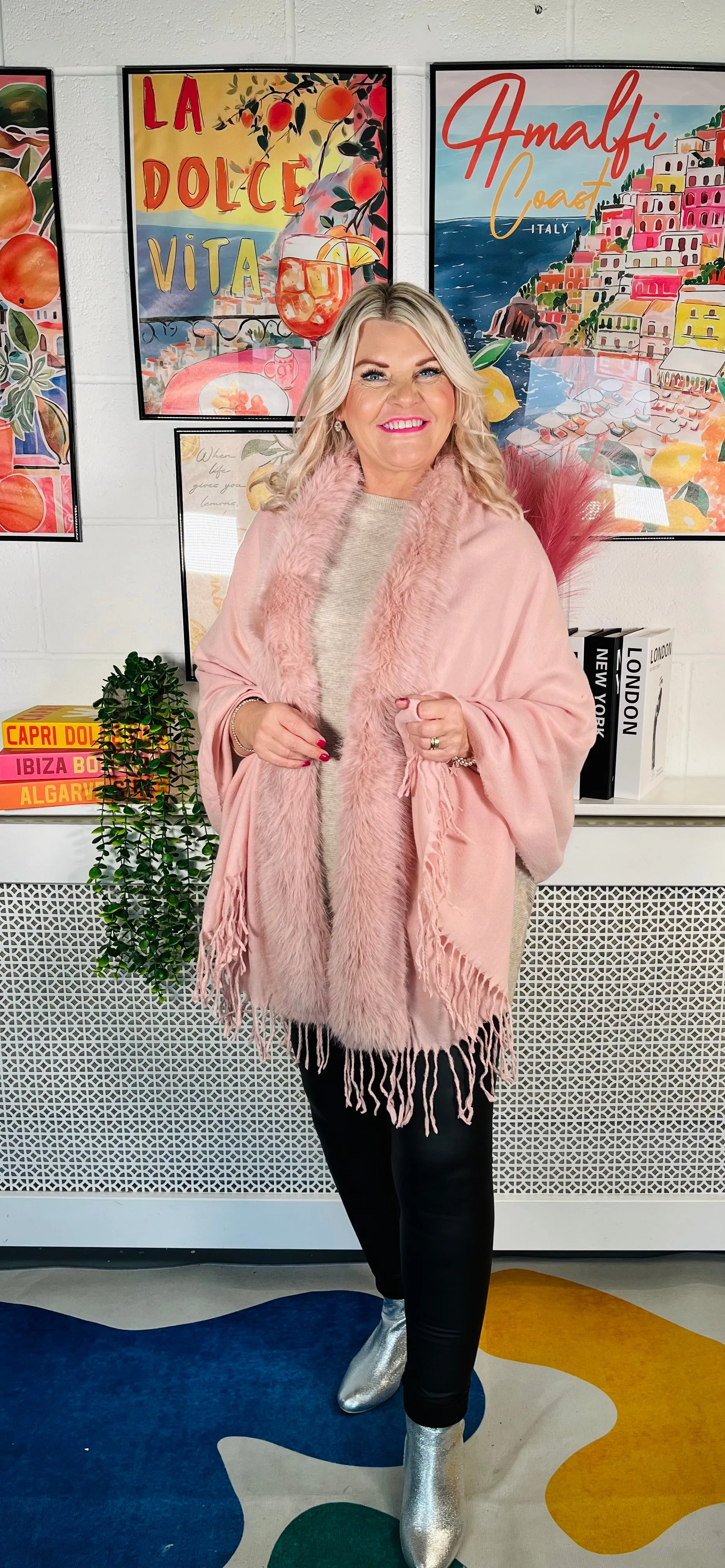 Minnie Faux Fur Shawl - Baby Pink