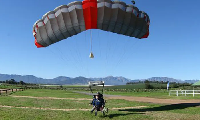 Weekend Exclusive: 9000ft Tandem Skydiving Experience