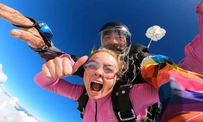 Weekend Exclusive: 9000ft Tandem Skydiving Experience