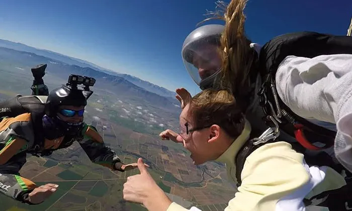 Weekend Exclusive: 9000ft Tandem Skydiving Experience