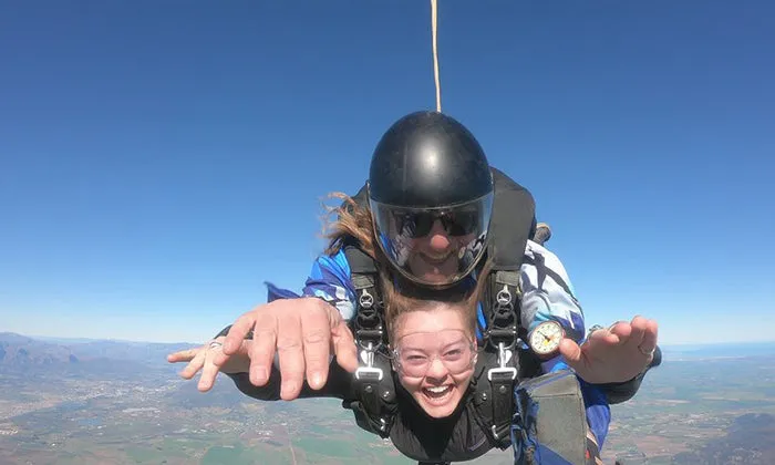 Weekend Exclusive: 9000ft Tandem Skydiving Experience